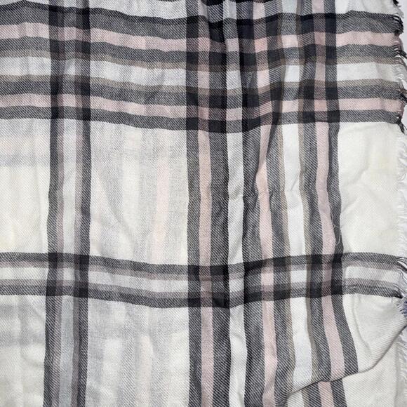 American Eagle Outfitters Scarf Black White Plaid Oversized Acrylic Scarf NWT - Picture 9 of 10